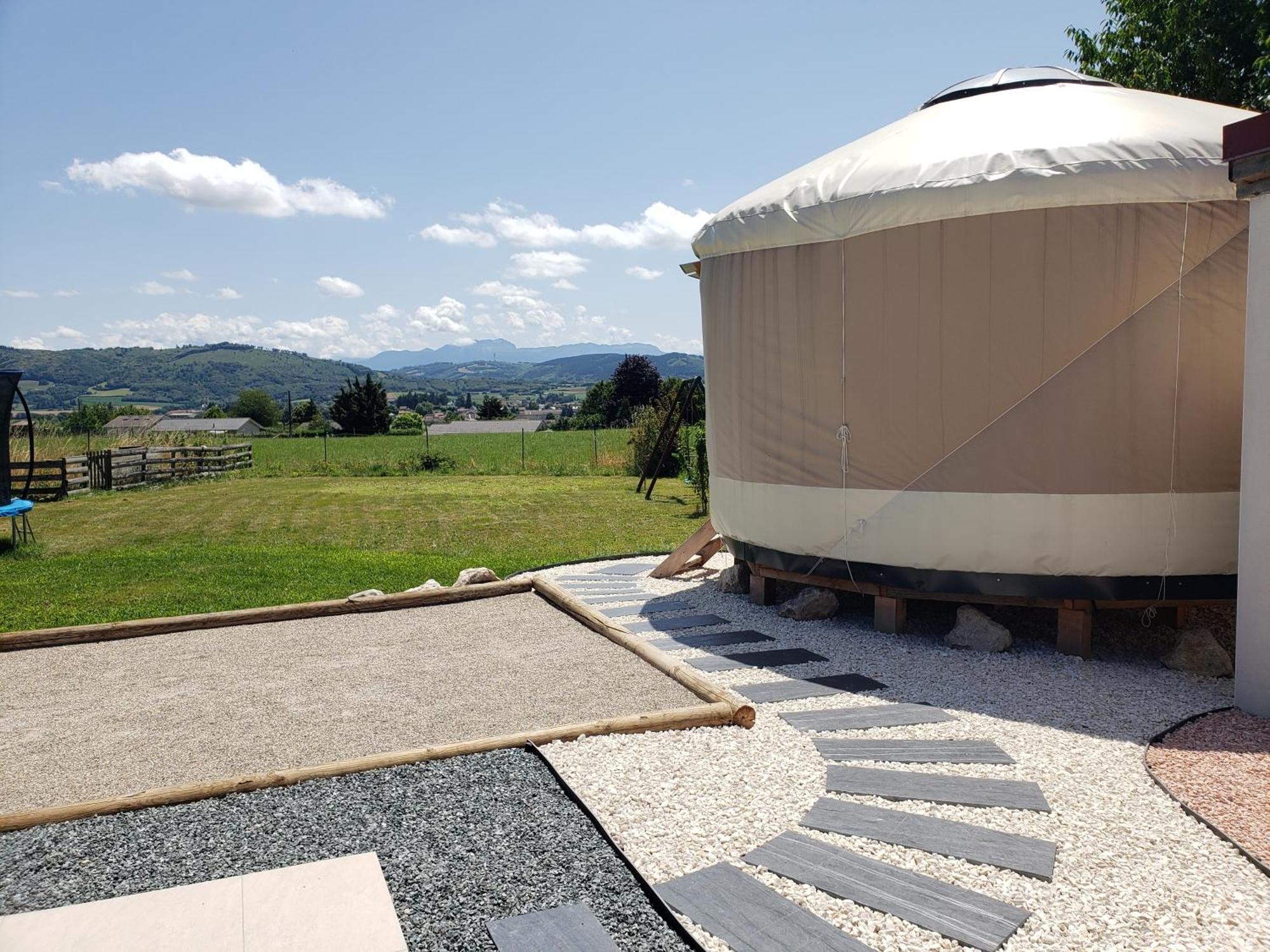 Yourte Atypique Entre Lyon Et Grenoble ! Vue Sur Les Montagnes. Nohant-en-Graçay Kültér fotó
